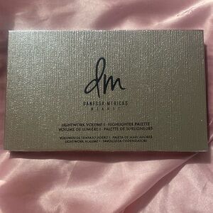 Danessa Myricks Lightworks Highlighter Palette